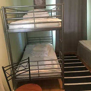 Hotel Treetop Hangout &